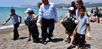 Mersin'in Silifke ilçesinde öğrenciler sahili temizledi