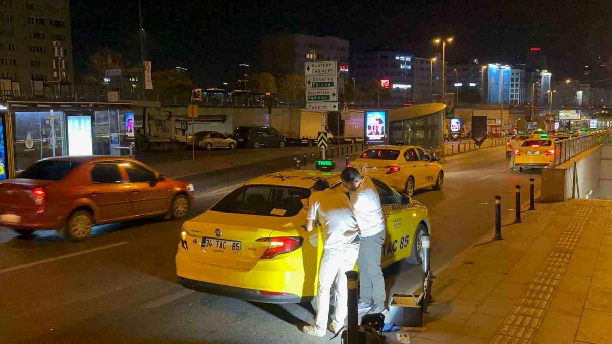 Şişli'de taksi şoförüne yolcu saldırısı: Ağır yaralanan taksici kalp krizi geçirdi