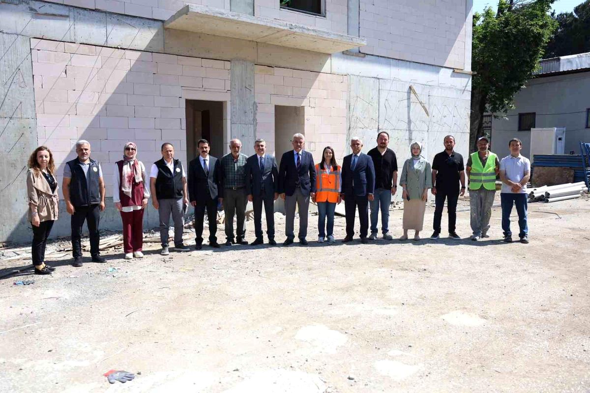 Uzunmustafa İlkokulu ek binasında incelemeler yapıldı