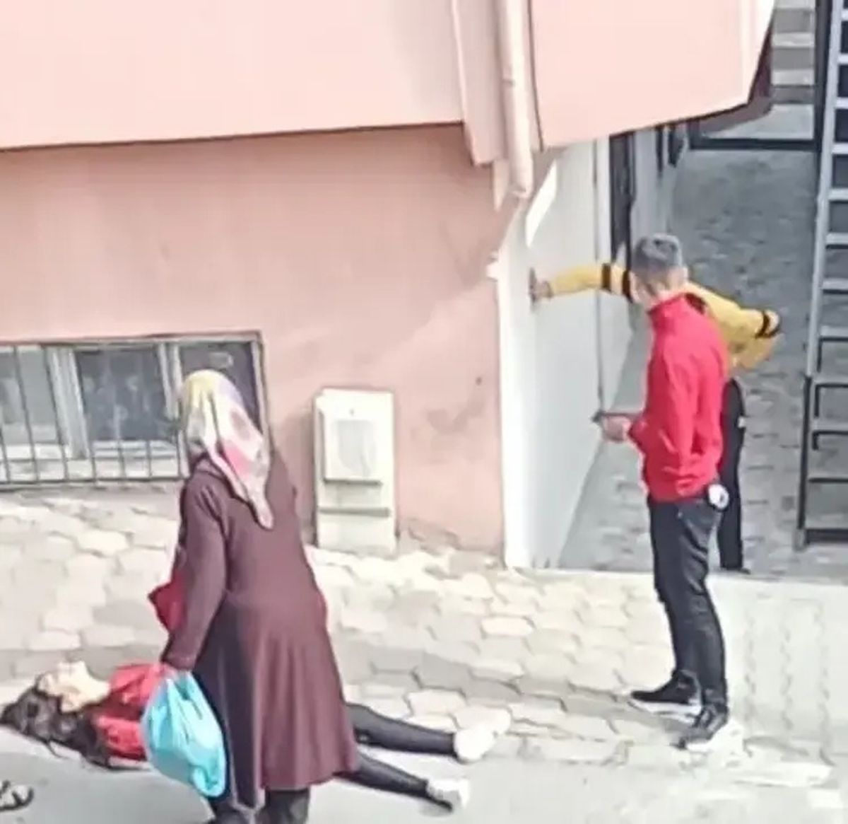 Yargıtay'ın bozduğu beraat kararının ardından yeniden yargılanan Durdu Gevşek'e eşini öldürmekten ağırlaştırılmış müebbet