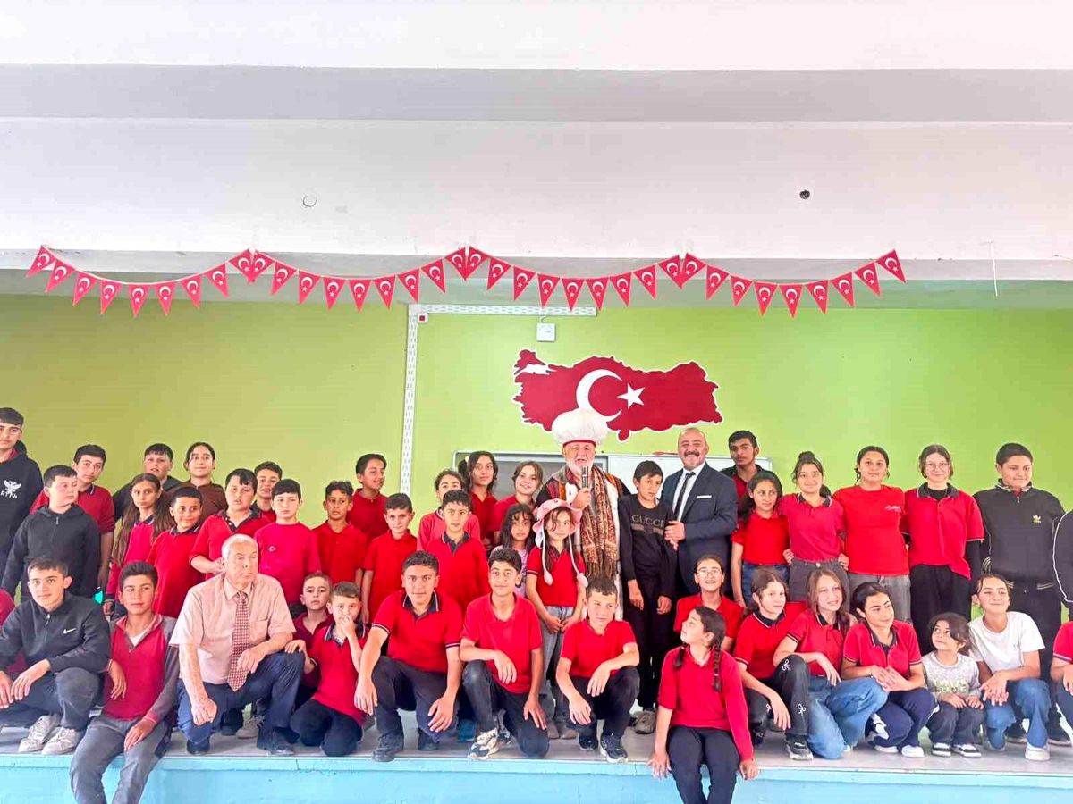 Nasreddin Hoca Yozgat'ta Öğrencilerle Buluştu