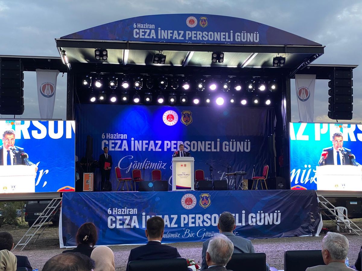 Ankara Sincan Ceza İnfaz Kurumları Kampüsü'nde düzenlenen Ceza İnfaz Personeli Günü konserinden bir kesit