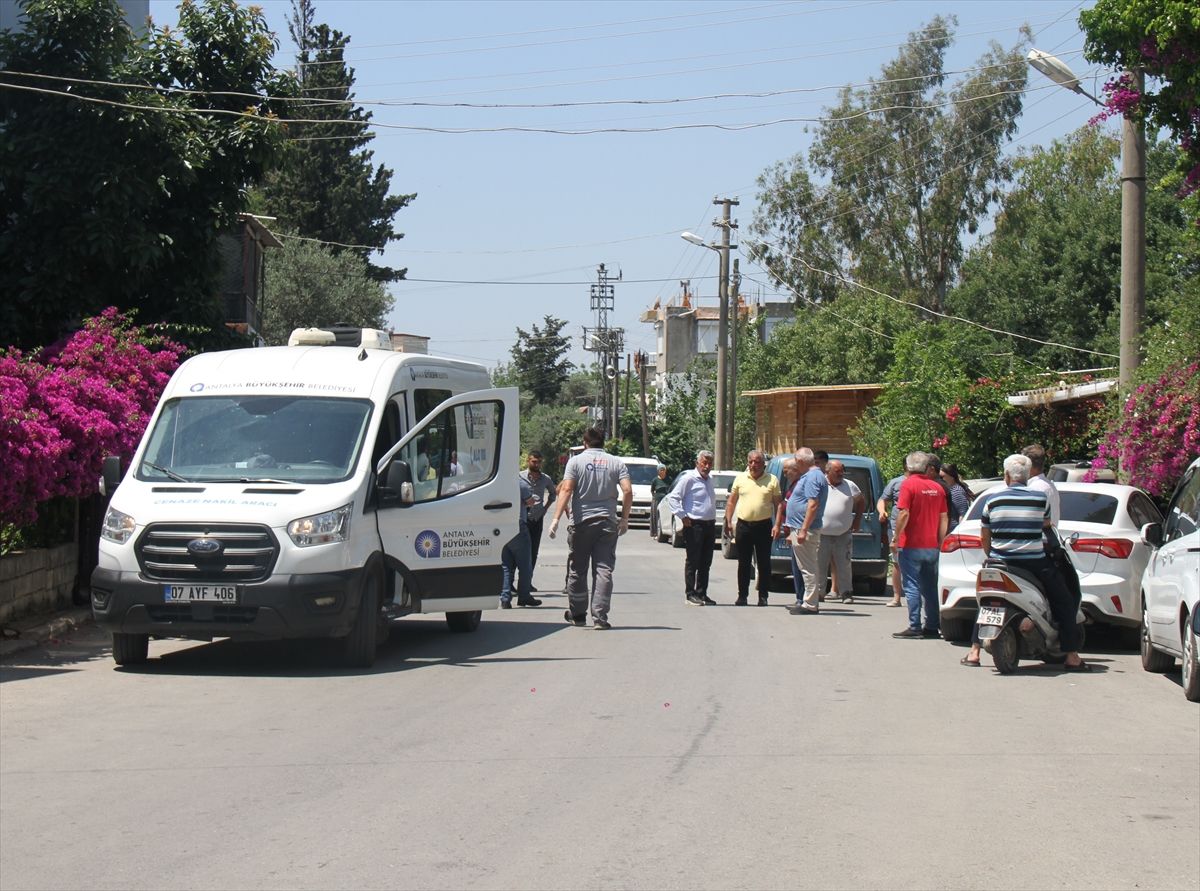 Antalya'da bir kişi evinin bahçesinde ölü bulundu