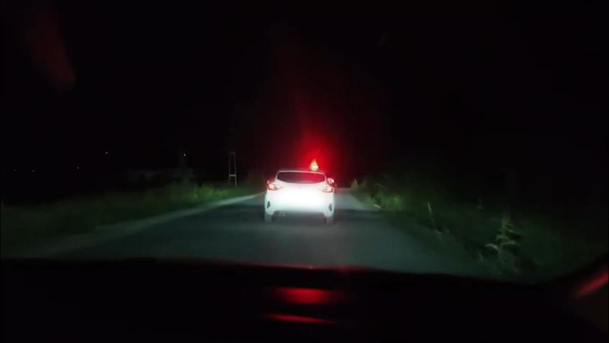 Arnavutköy'de polis ekiplerinin narkotik operasyonunda ele geçirilen uyuşturucu maddeler.