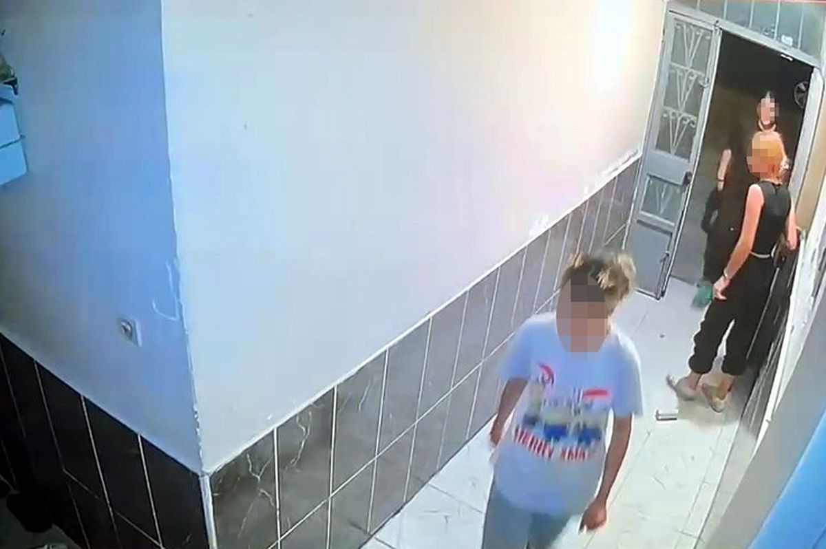 Avcılar'da klima dış ünitesini çalan hırsızlar kamerada