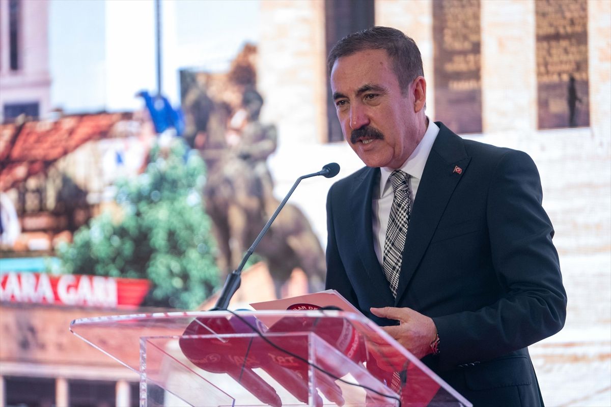 Bakan Bayraktar, enerjide dışa bağımlılığın azaltılması çalışmalarının hız kesmeden devam ettiğini bildirdi Açıklaması