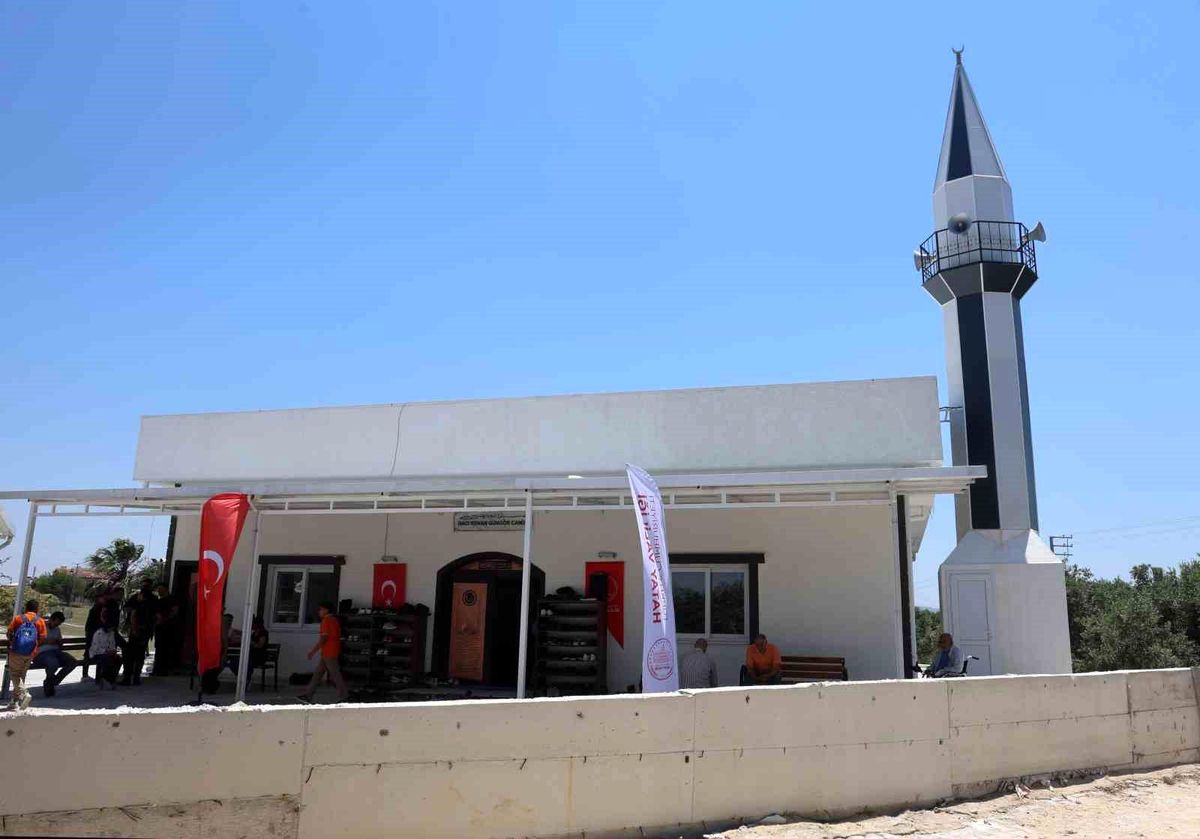 Hatay'da deprem sonrası hizmete açılan Akçaova Hacı Kenan Güngör Camii