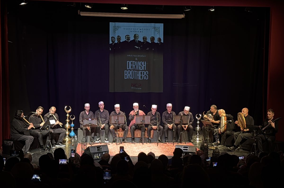 Halil Necipoğlu ve Dervish Brothers, İstanbul'da konser verdi