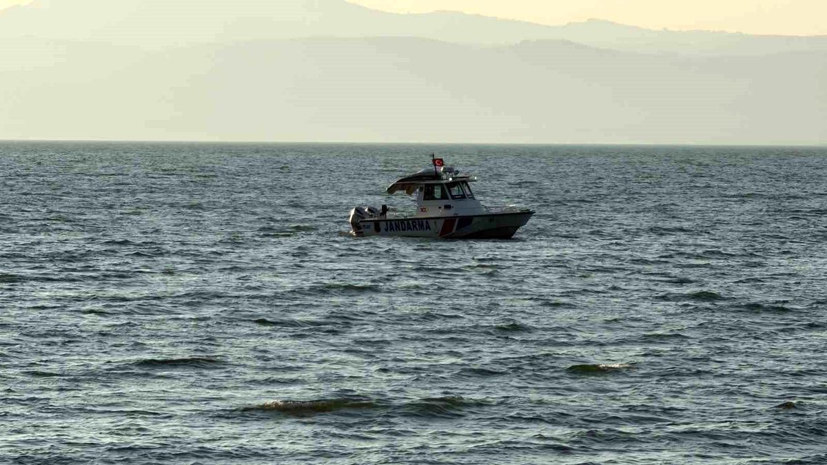 İznik Gölü'nde akıntıya kapılan emekli polis hayatını kaybetti, oğlu kurtarıldı
