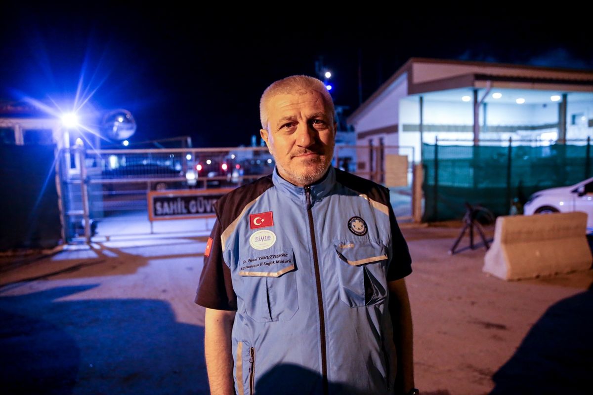 Karadeniz'deki saldırıda ölen balıkçının cenazesi ve yaralılar, İnebolu Limanı'na getirildi