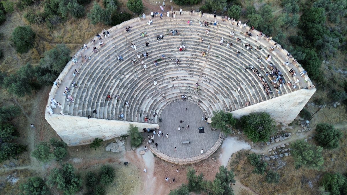 Kaş'ta 2 bin yıllık antik kentte milli maç heyecanı yaşanacak