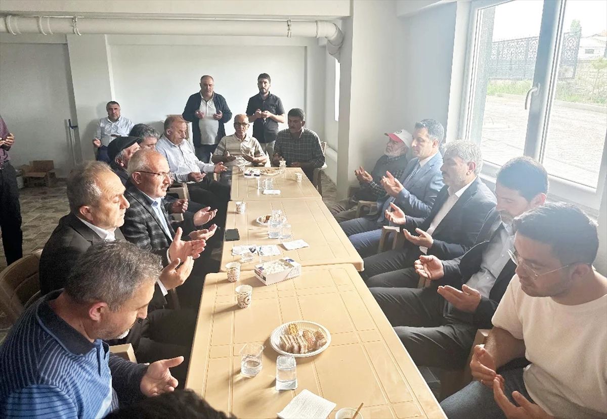 Kaymakam Canpolat'tan KKKA hastalığı şüphesiyle yaşamını yitiren öğrencinin ailesine ziyaret
