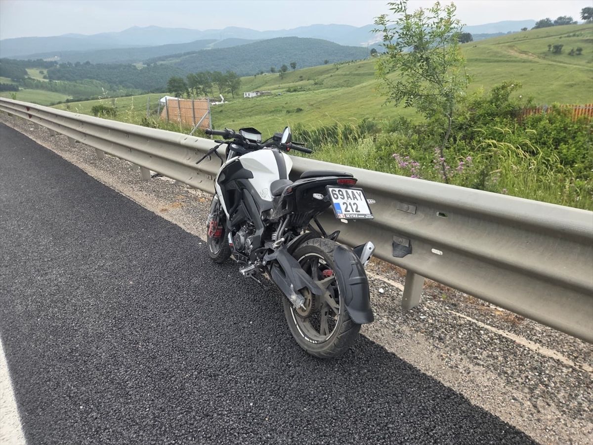 Orhangazi'de devrilen motosikletin sürücüsü yaralandı