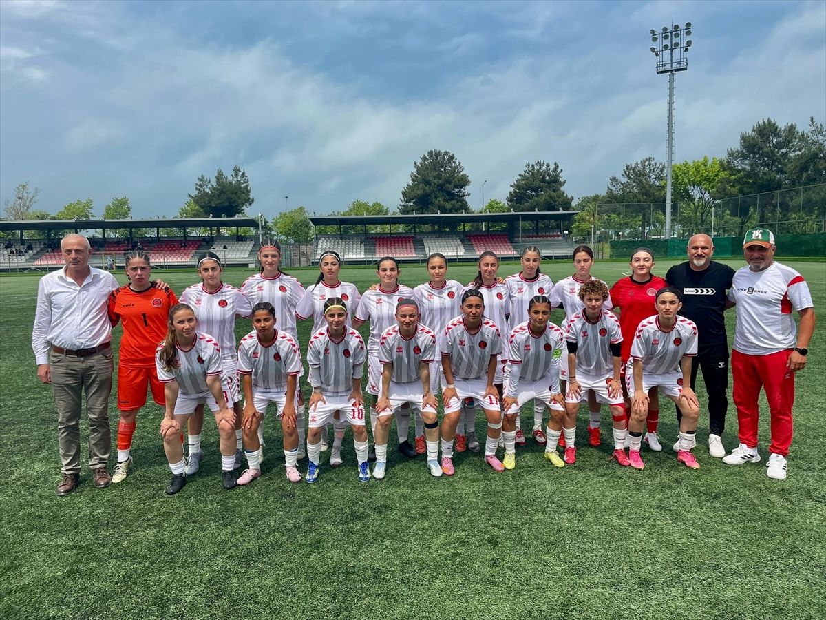 Samsunlu öğrenciler liselerarası futbol şampiyonasında ikinci oldu