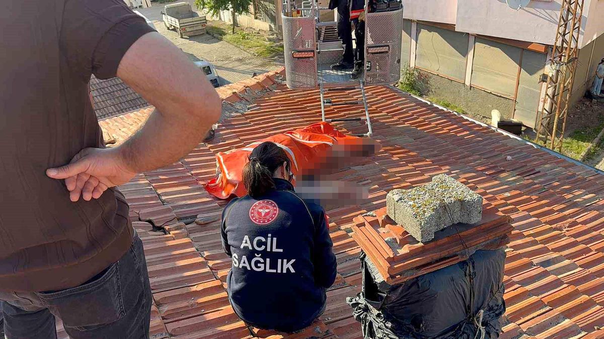 Çatı tamiri sırasında düşen bir kişinin kaza sonucu hayatını kaybetmesi.
