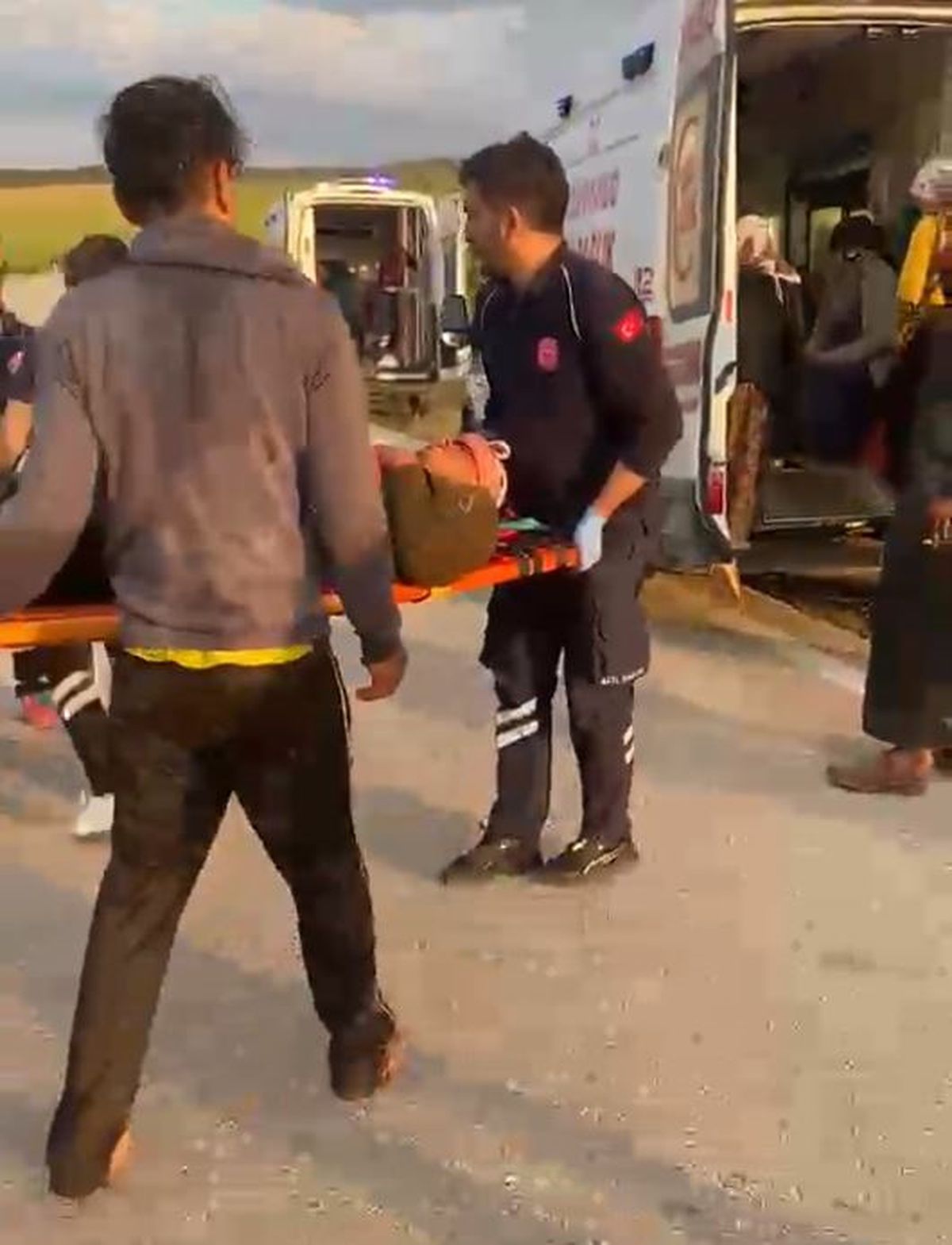 Polatlı'da tarım işçilerini taşıyan minibüsün devrildiği kaza yeri.