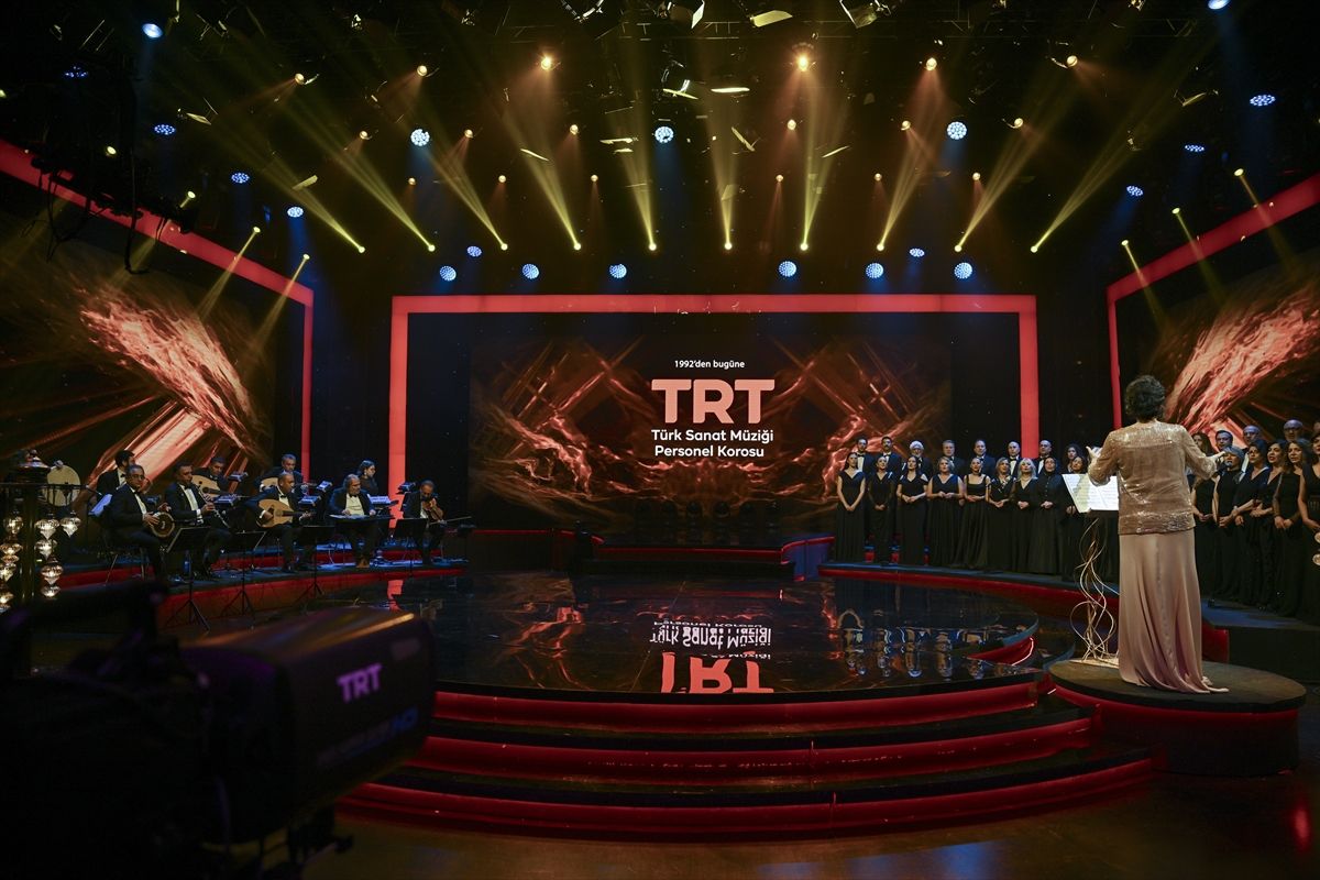 TRT Türk Sanat Müziği Personel Korosu konser verdi
