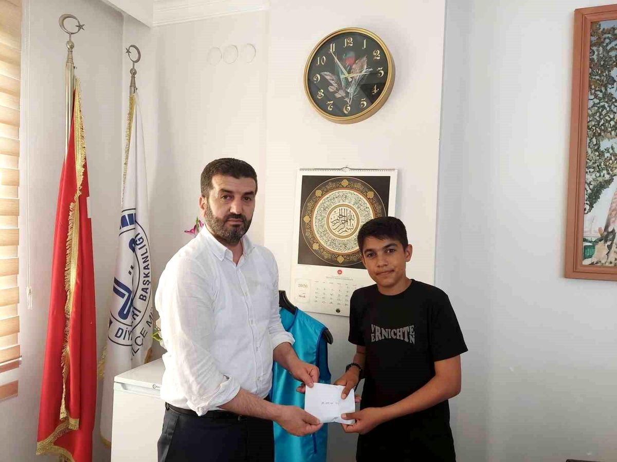 Umre ödüllü yarışmada dereceye girenler ödüllendirildi