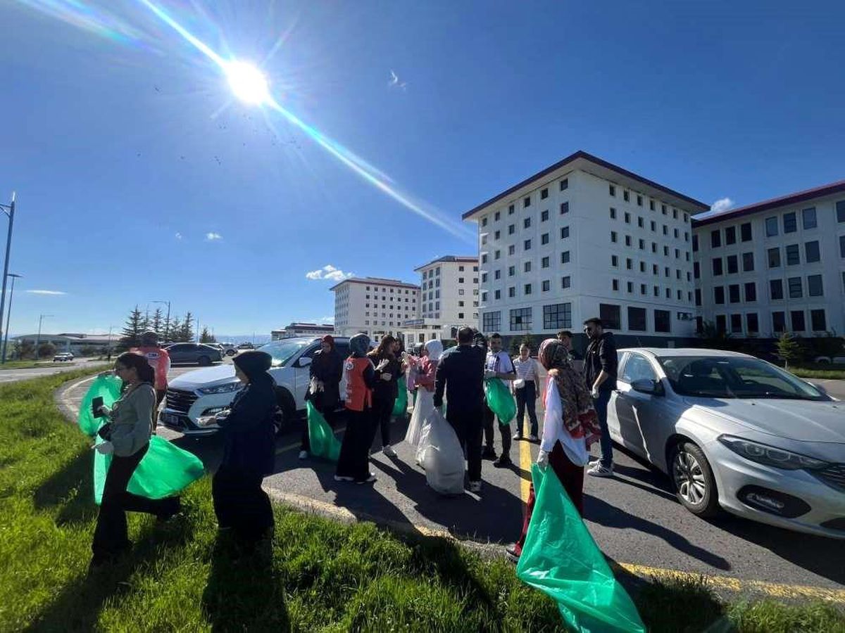 Üniversitede 'Bulmak İstediğin Gibi Bırak' çevre seferberliği