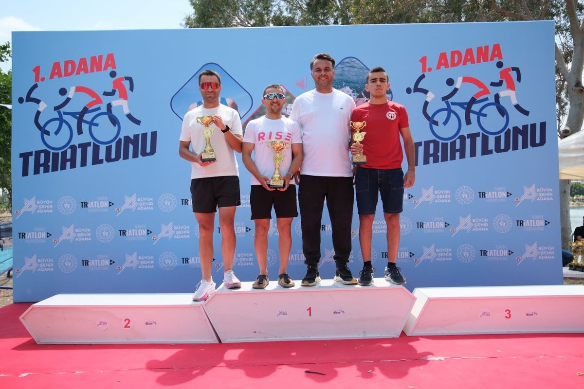 Adana'da ilk kez düzenlenen 'Aquatlon ve Triatlon' yarışması