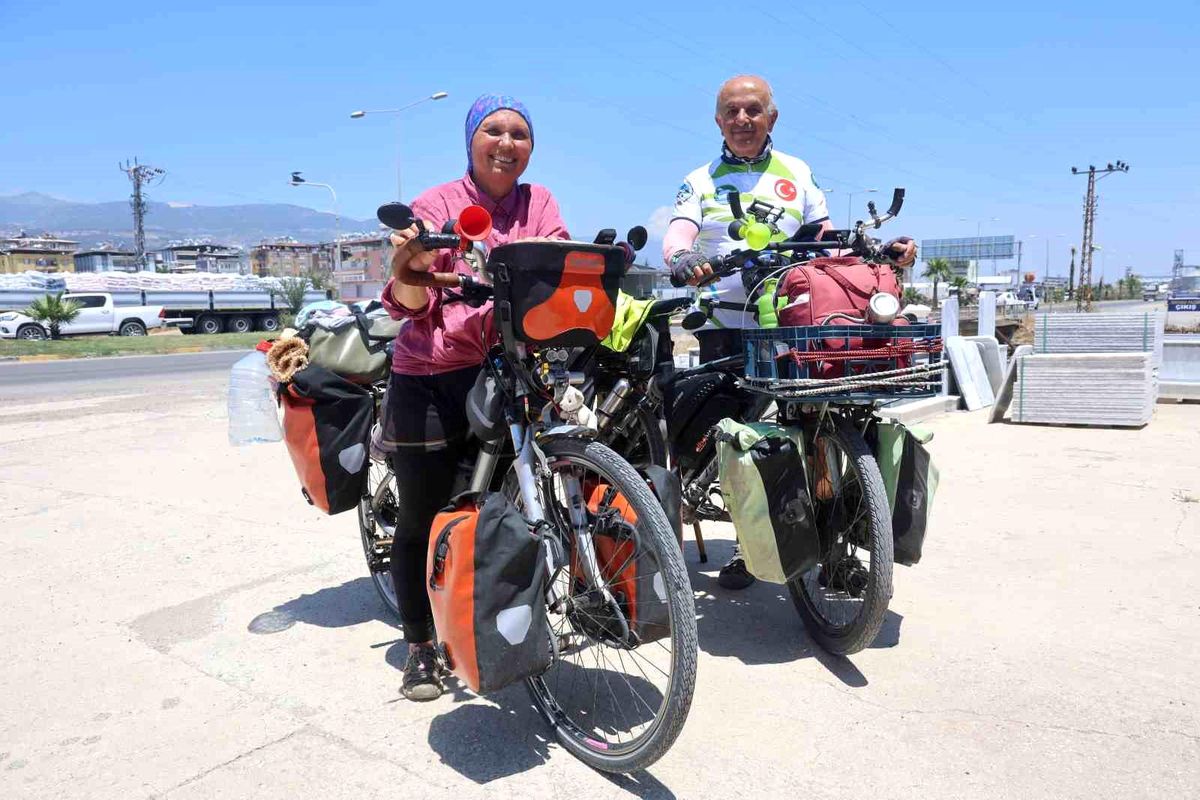 Akdeniz sahillerini pedal çevirerek gezen çift 27 gün sonra Hatay'a ulaştı