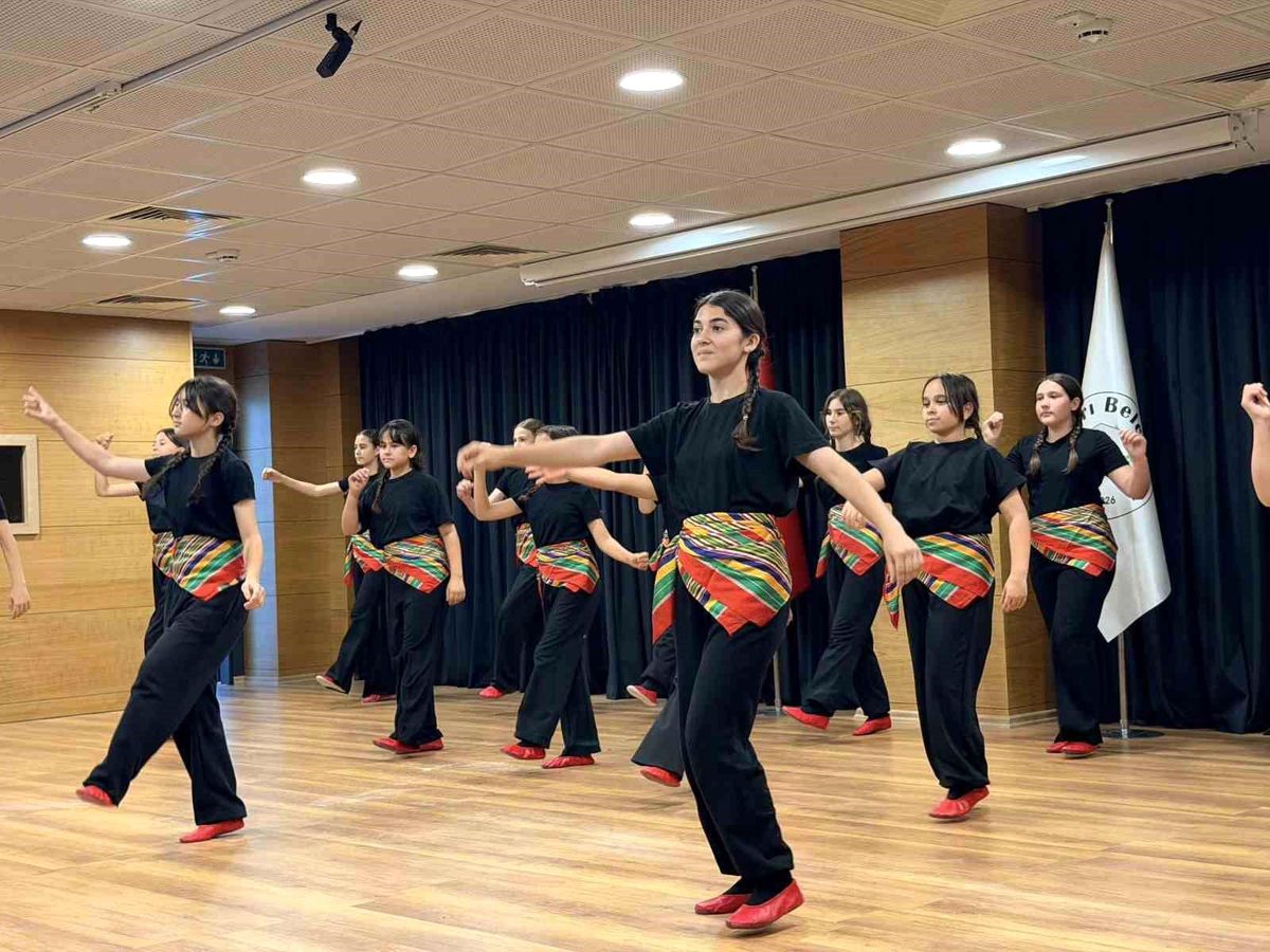 Akrobasi gösterisi büyük beğeni topladı
