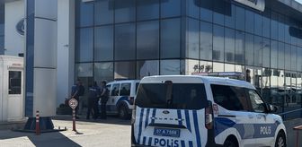 Antalya'da Otokoç yetkili servisine silahla ateş açıldı