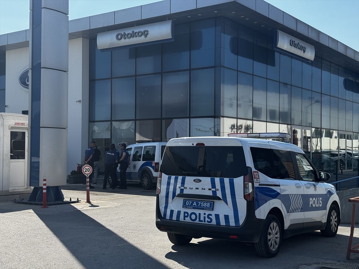 Antalya'da Otokoç Servisine Silahlı Saldırı Gerçekleşti