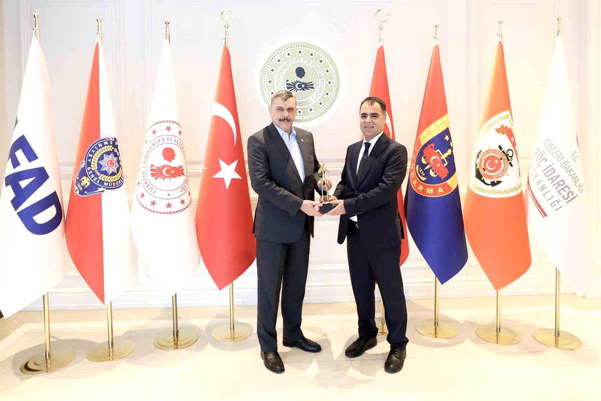 Bakan Çiftçi, Türkiye Haber Kameramanları Derneği Başkanı Ak