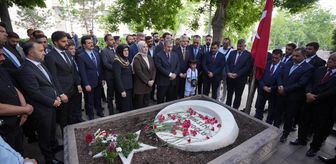 BBP Genel Başkanı Destici, Muhsin Yazıcıoğlu'nun kabrini ziyaret etti