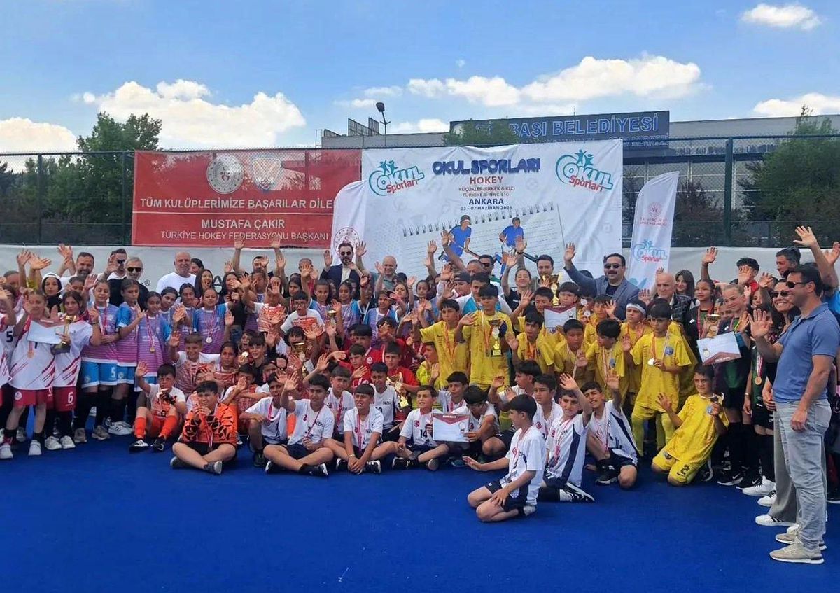 Beypazarı Akşemseddin Ortaokulu, çim hokeyinde Türkiye derec