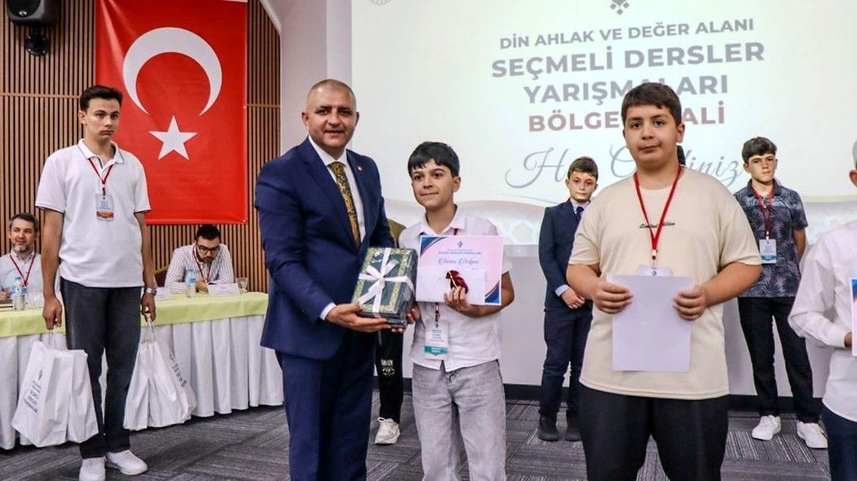 Bilecikli öğrenci, Kur'an-ı Kerim'i Güzel Okuma Yarışması'nda bölge 3'üncüsü oldu