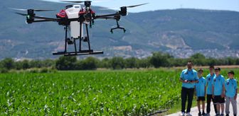 BİLSEM öğrencileri öğretmenleriyle tarımsal ilaçlama için dron tasarladı