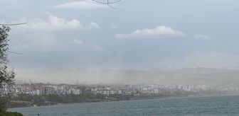 Bitlis'te toz taşınımı ve rüzgar etkili oldu