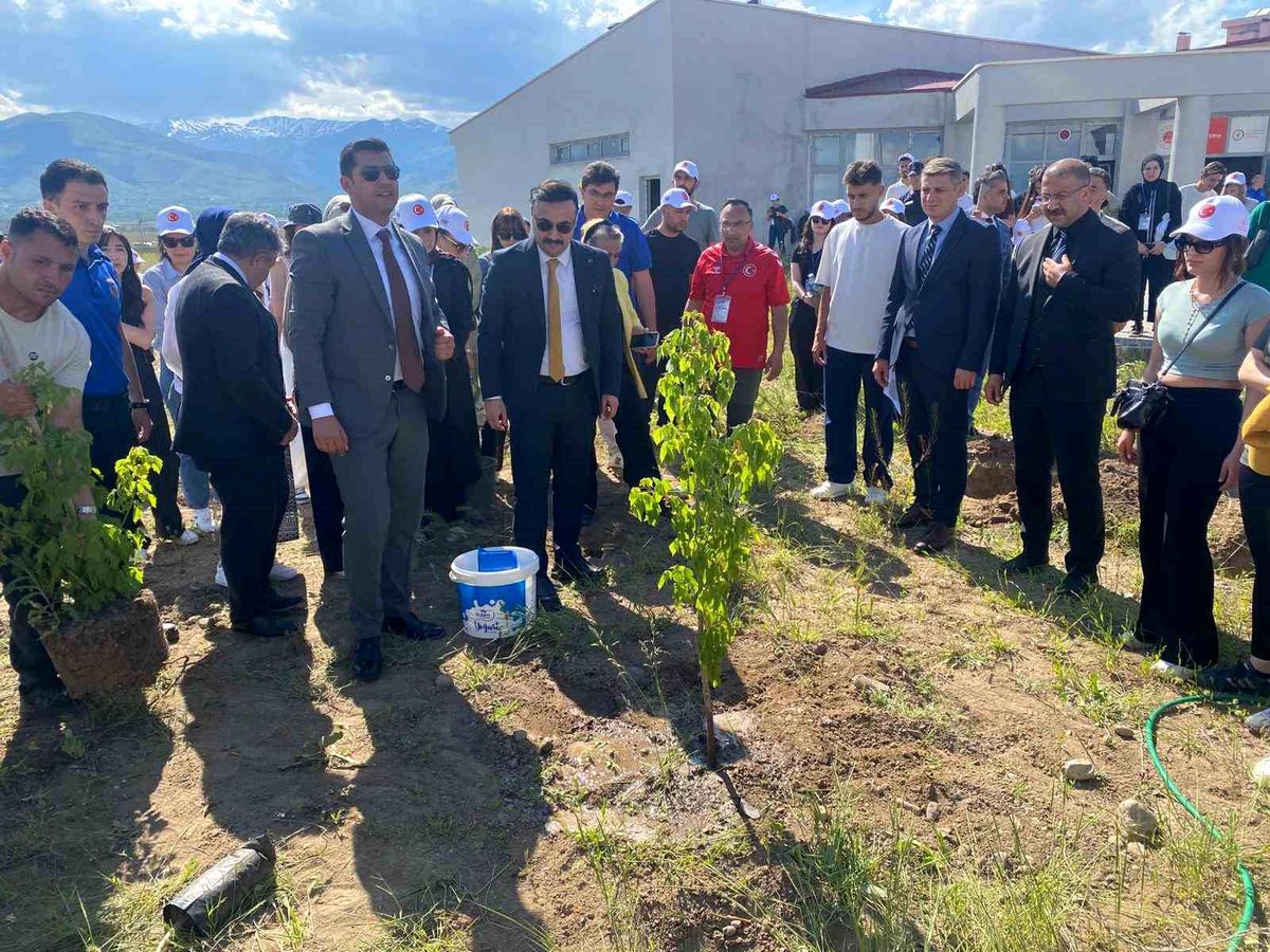 Ceza İnfaz Personeli Günü'nde fidan dikim etkinliği düzenlen