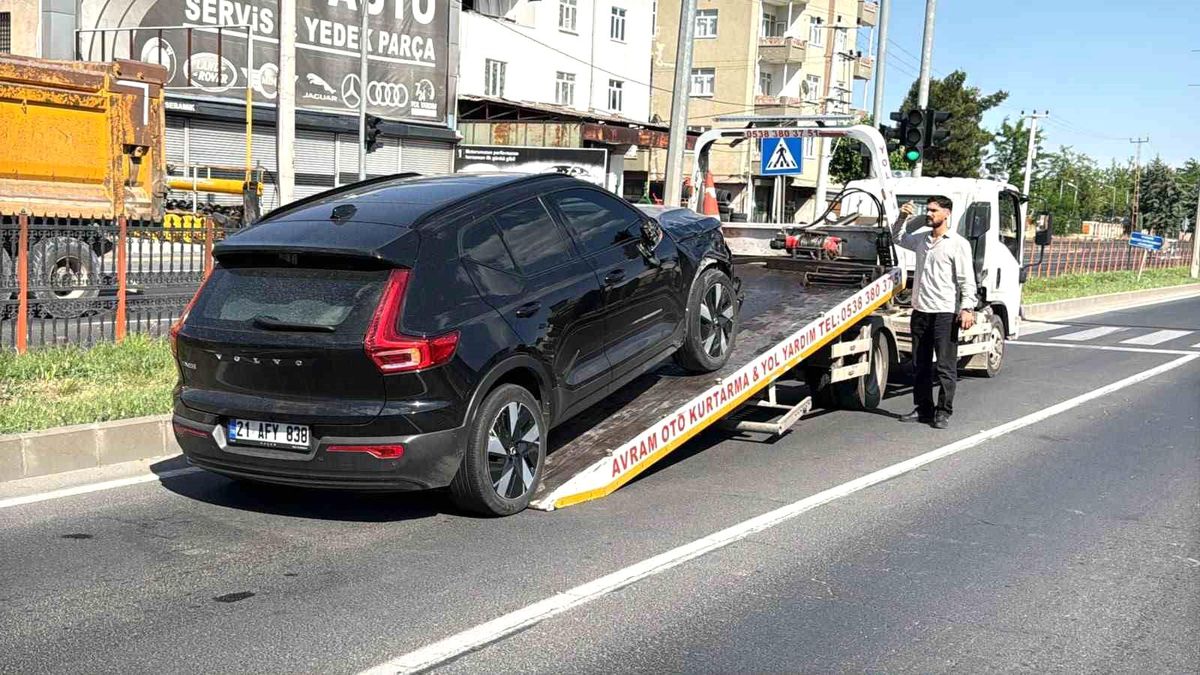 Diyarbakır'da aracın çarptığı yaya ağır yaralandı