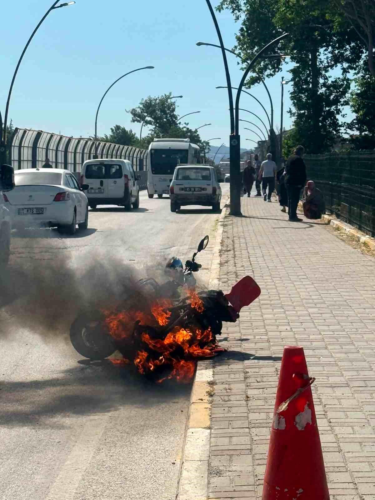 Balıkesir'de Elektrikli Bisiklet Yangını Paniğe Yol Açtı
