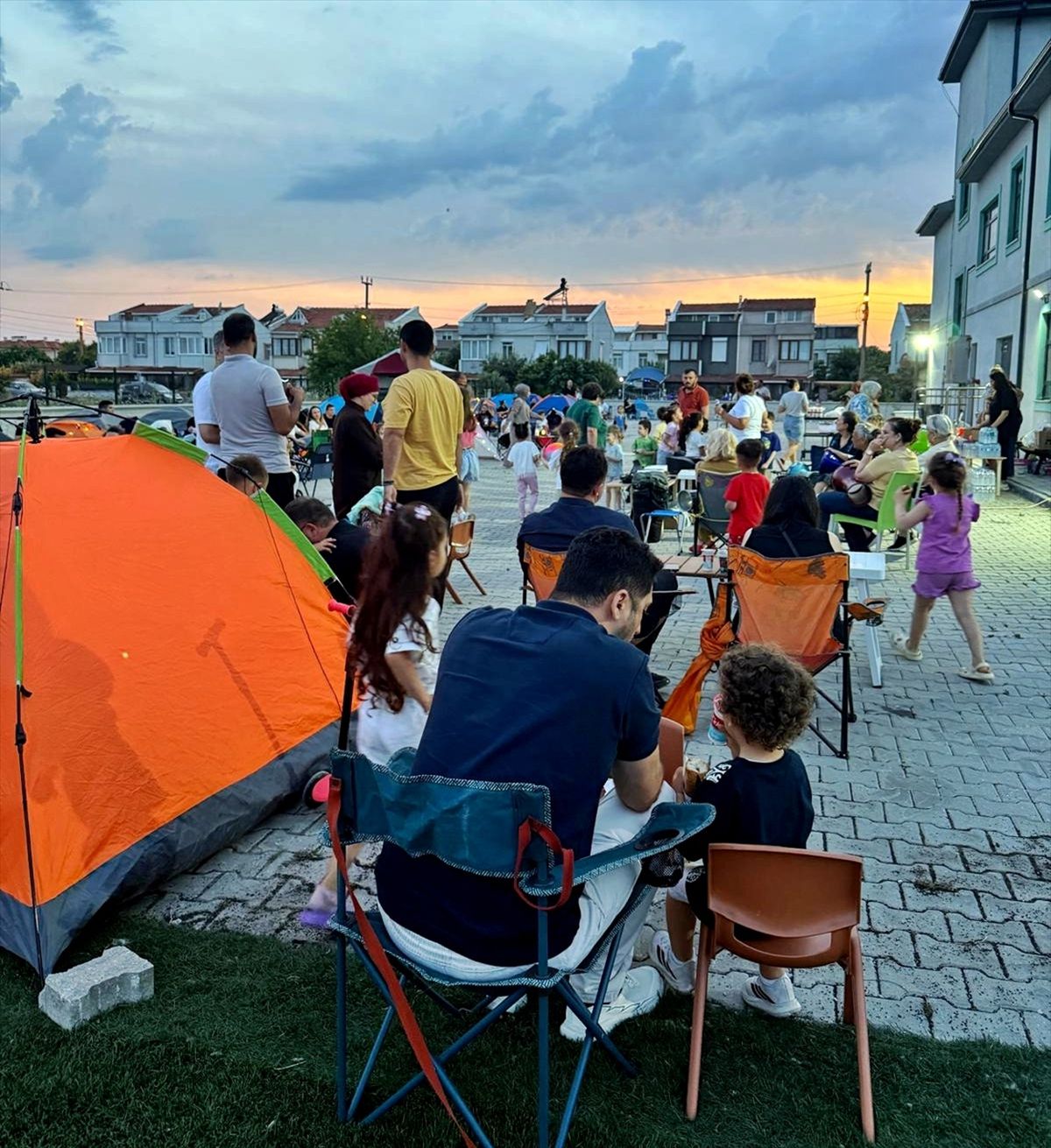 Gelibolu'da anaokulu öğrencilerinin çadır kampı etkinliği