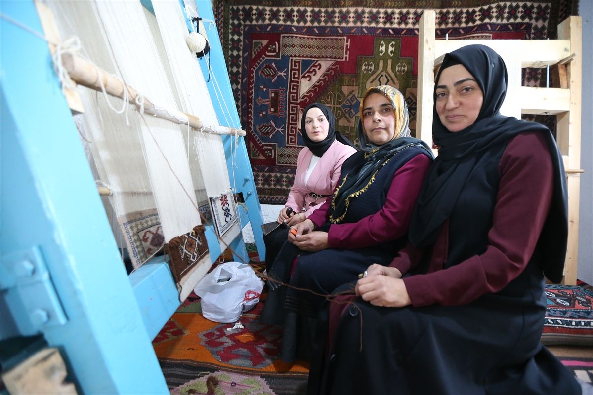 Kadın Kooperatifiyle Unutulmaya Yüz Tutan Halı Dokumacılığı Yeniden Canlanıyor