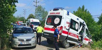 Kocaeli'de ambulansın yoldan çıktığı kazada biri hasta 3 kişi yaralandı