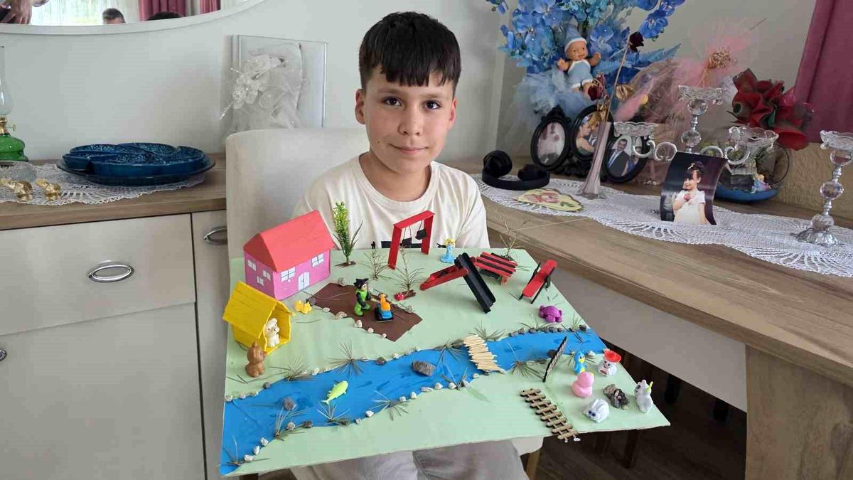 Kütahya'da 3. sınıf öğrencisi Göktuğ Okayay'ın dikkat çeken 'Doğal Yaşam' maketi