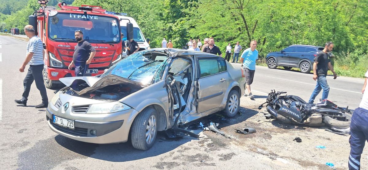 Motosiklet, akaryakıt istasyonuna dönen otomobile çarptı: 1 