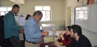 Muş'ta 4 köyde muhtarlık seçimi için sandık kuruldu