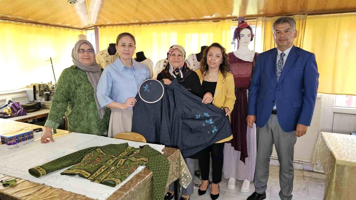 Nazilli'de Halk Eğitim Büyük İlgi Görüyor: 9 Bin 970 Kursiyer Ücretsiz Eğitim Alıyor