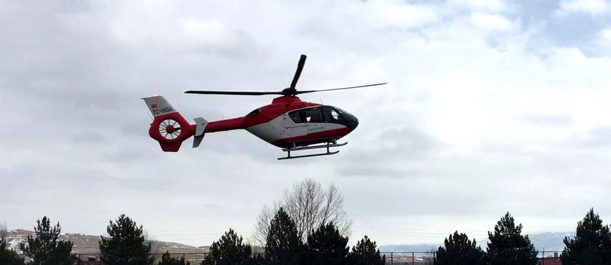 Nefes darlığı yaşayan hasta ambulans helikopterle Erzincan'a