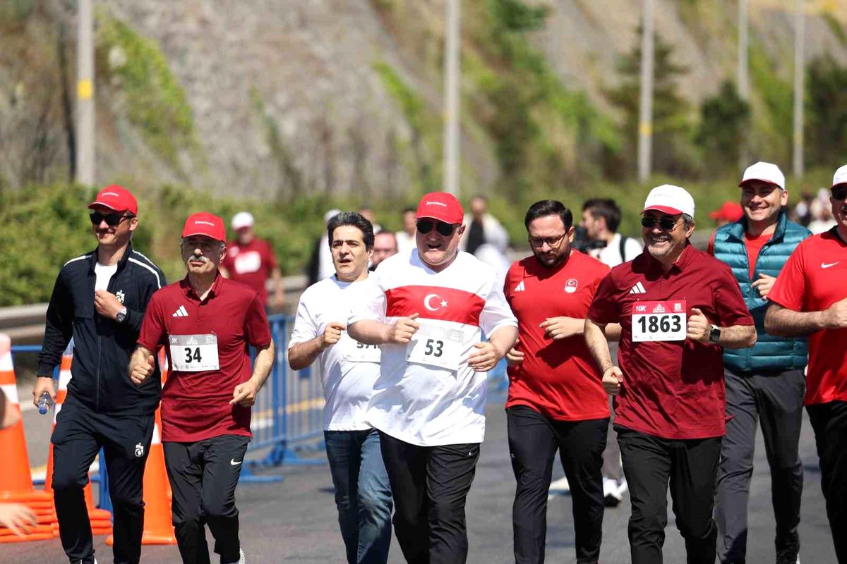 Bakan Bak, 'One Run Yol Koşusu'na katıldı