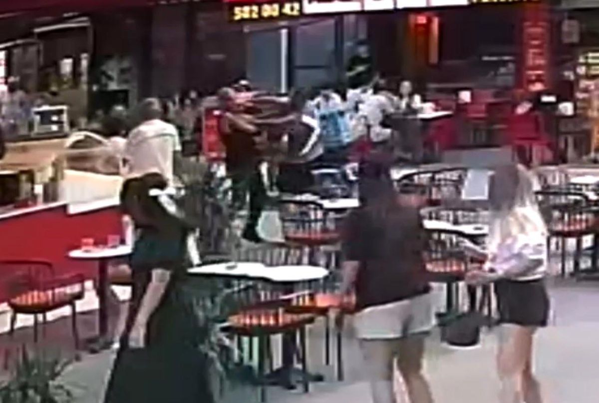 Polisten kaçan şüpheliyi tek yumrukla yere serdi