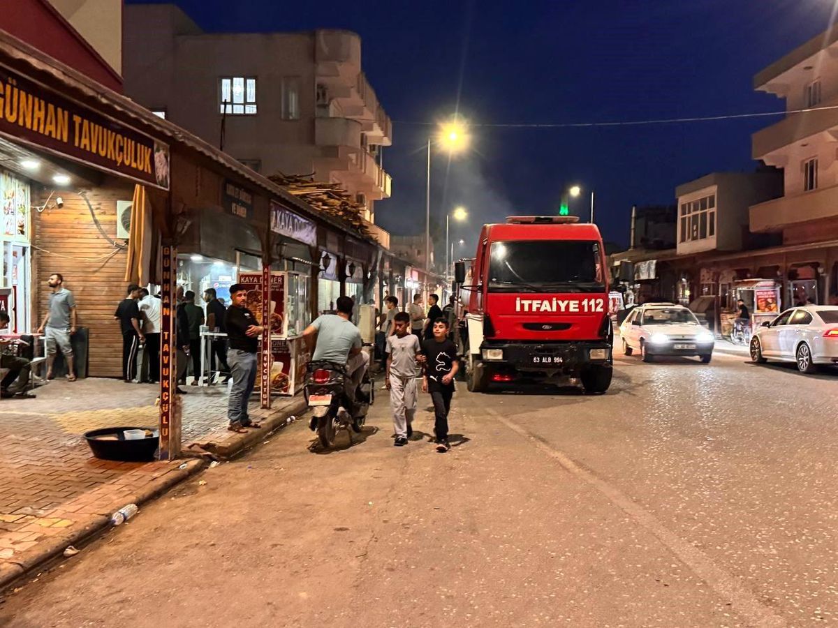 Suruç'ta bir fırında çıkan yangın sonrası itfaiye ekiplerinin çalışması