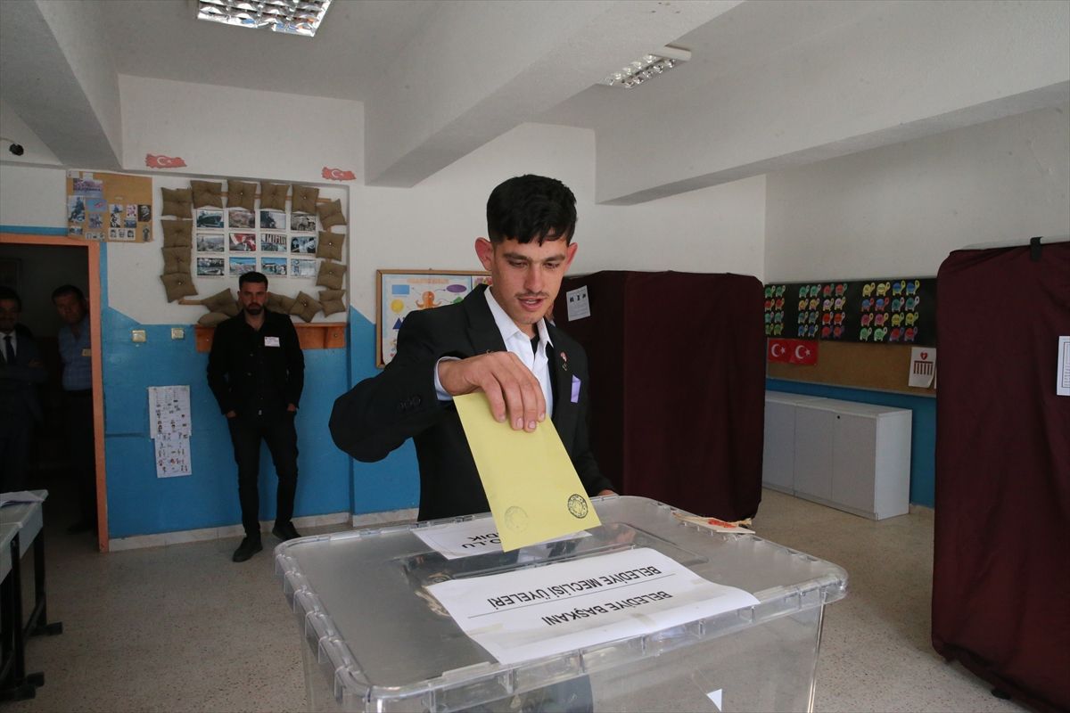 Tokat'ın 4 beldesinde seçmenler sandık başında