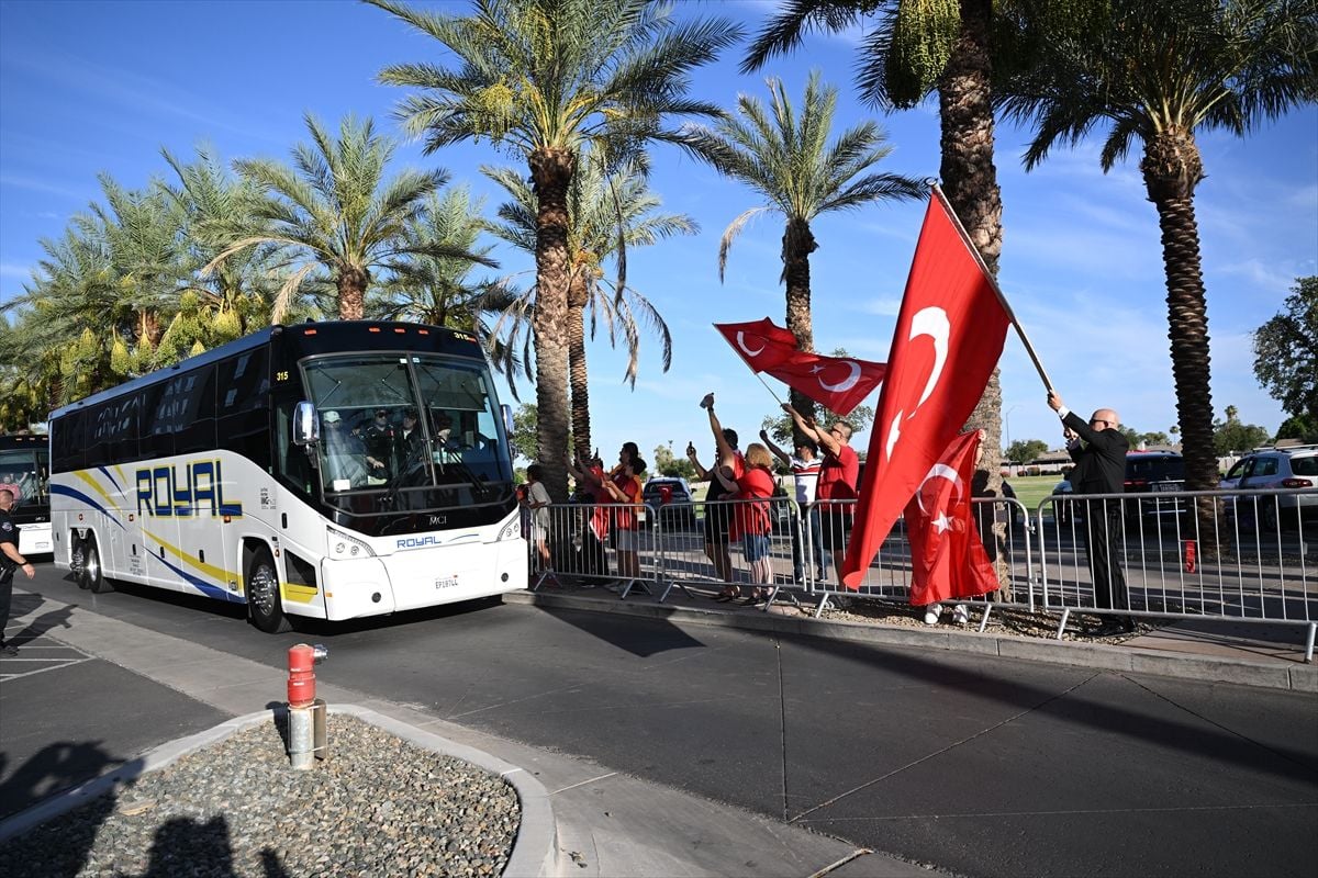 A Milli Futbol Takımı oyuncuları antrenman sırasında